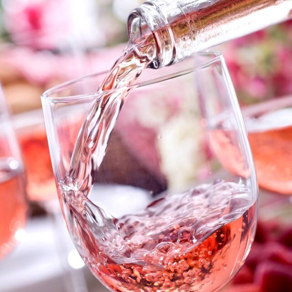 Rượu vang hồng là gì? Những chai rượu vang hồng ngon nhất